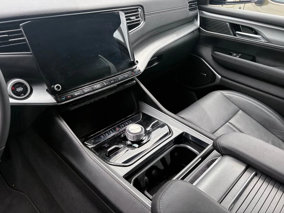 2024 Jeep WS Wagoneer - Image 12 of 19