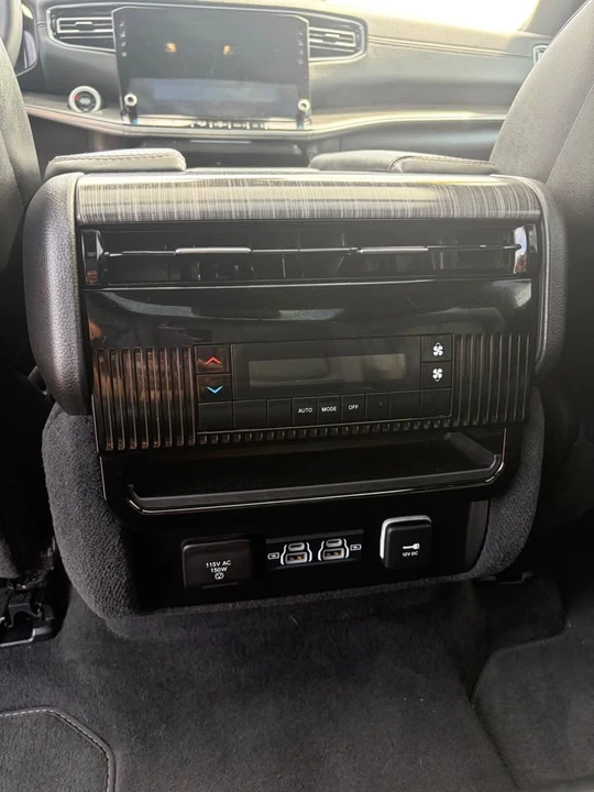 2024 Jeep WS Wagoneer - Image 11 of 15