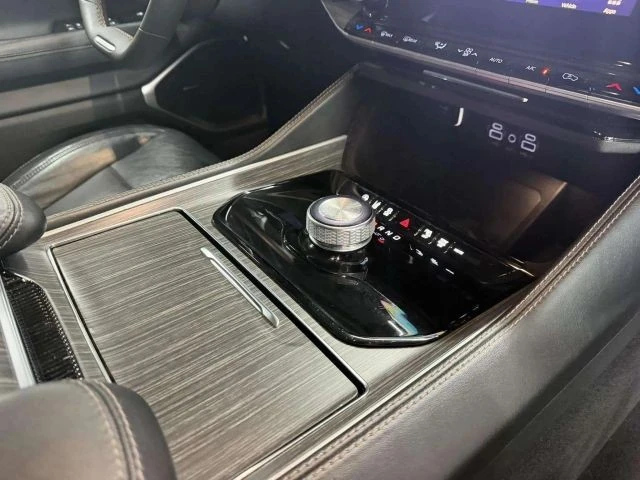 2024 Jeep WS Wagoneer - Image 24 of 31