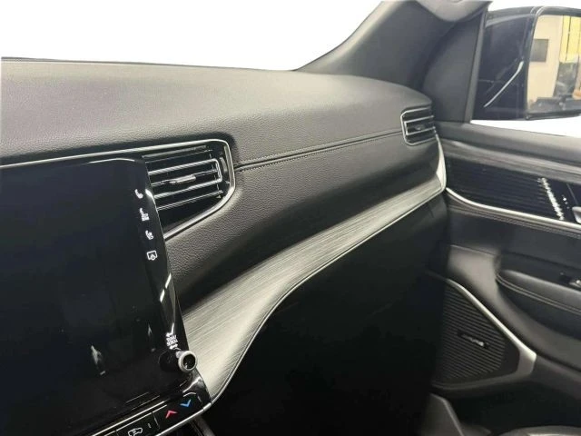 2024 Jeep WS Wagoneer - Image 28 of 31