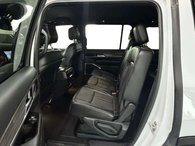 2024 Jeep WS Wagoneer - Image 11 of 31