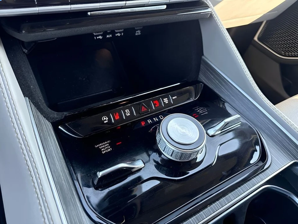 2024 Jeep WS Wagoneer - Image 16 of 31