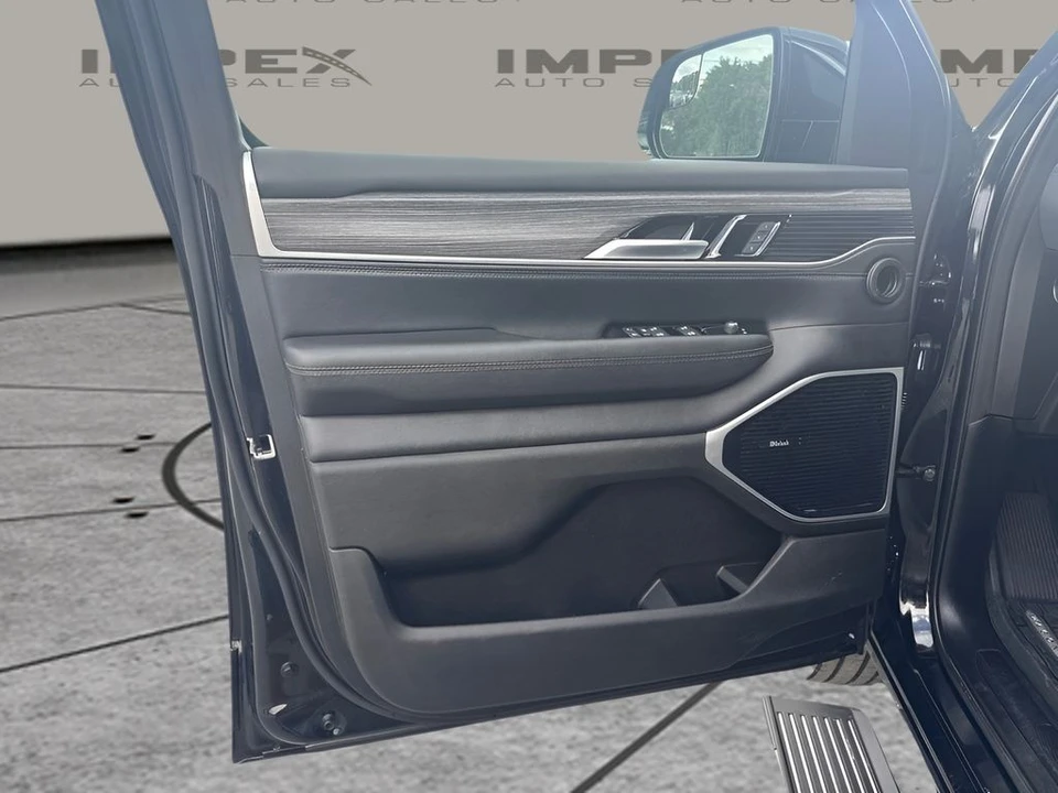2024 Jeep WS Wagoneer - Image 25 of 31