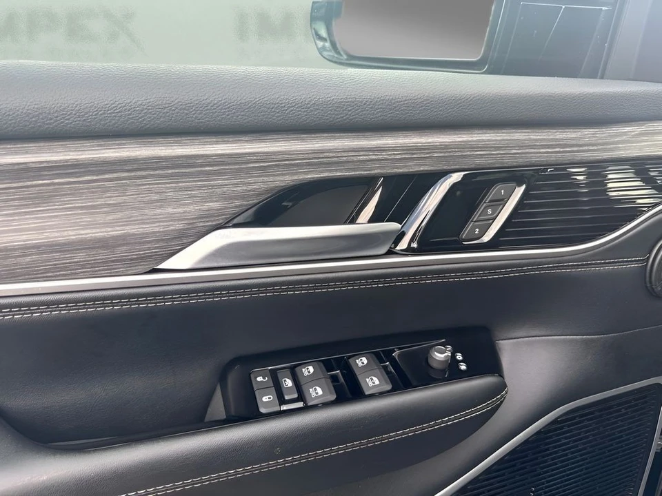 2024 Jeep WS Wagoneer - Image 26 of 31