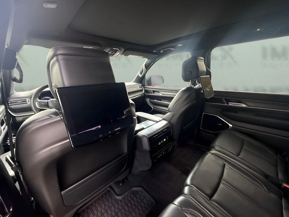 2024 Jeep WS Wagoneer - Image 12 of 31