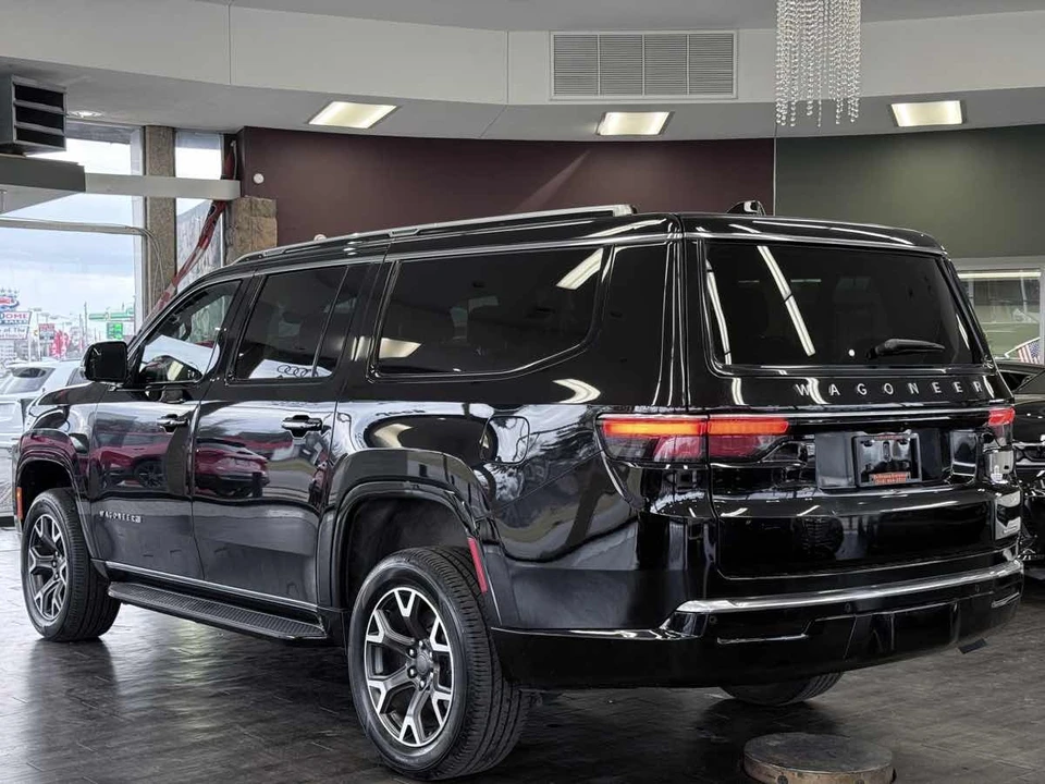 2024 Jeep WS Wagoneer - Image 14 of 31