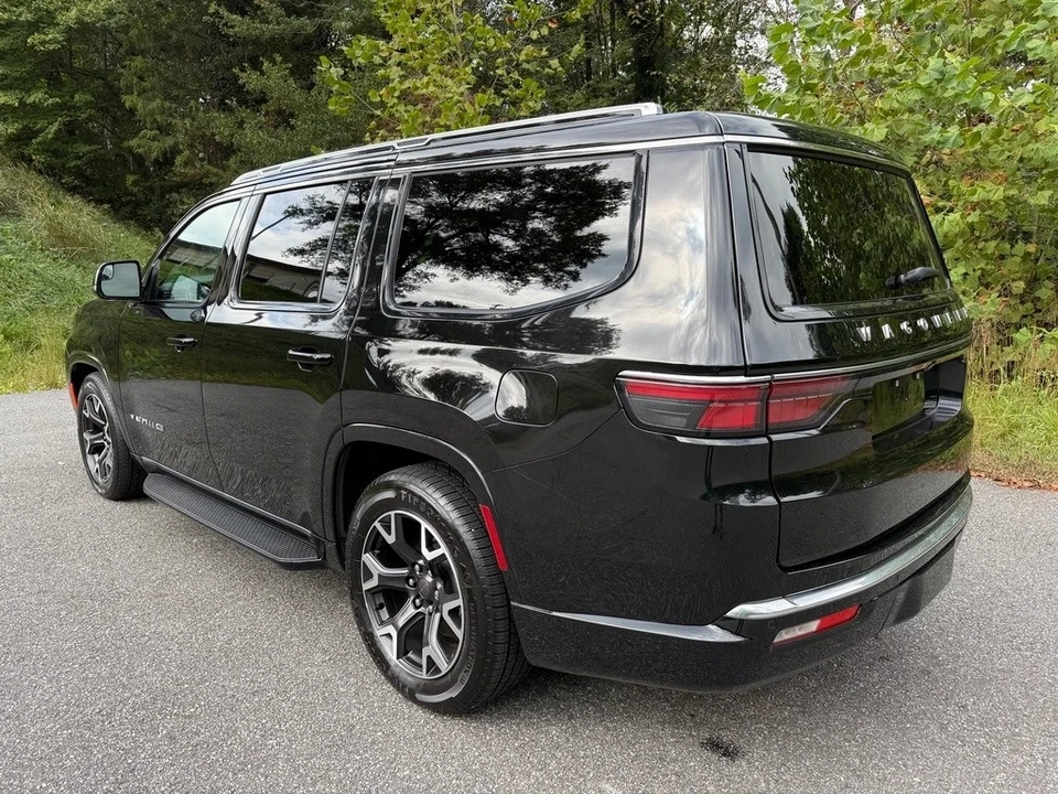 2024 Jeep WS Wagoneer - Image 8 of 21