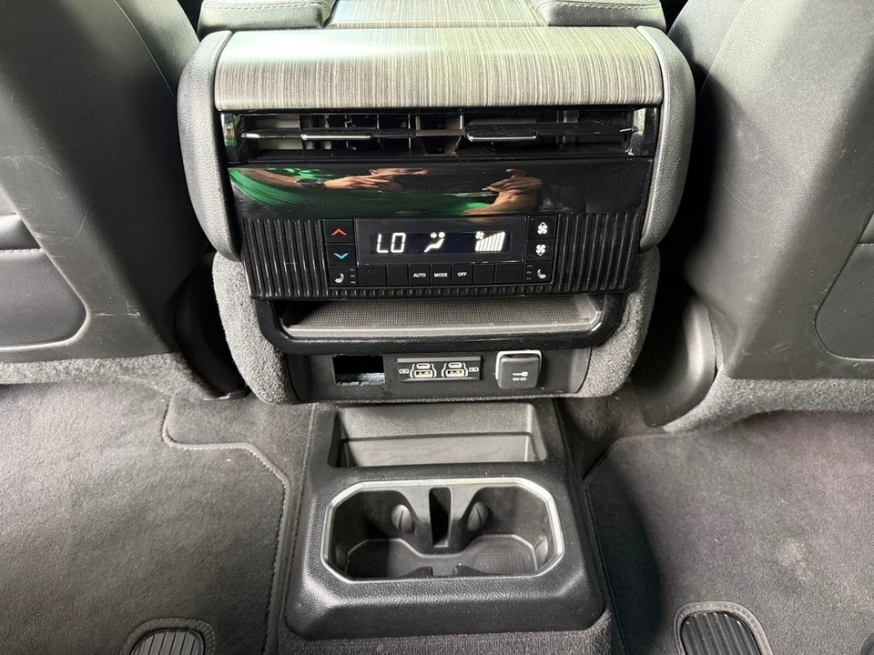 2024 Jeep WS Wagoneer - Image 19 of 21