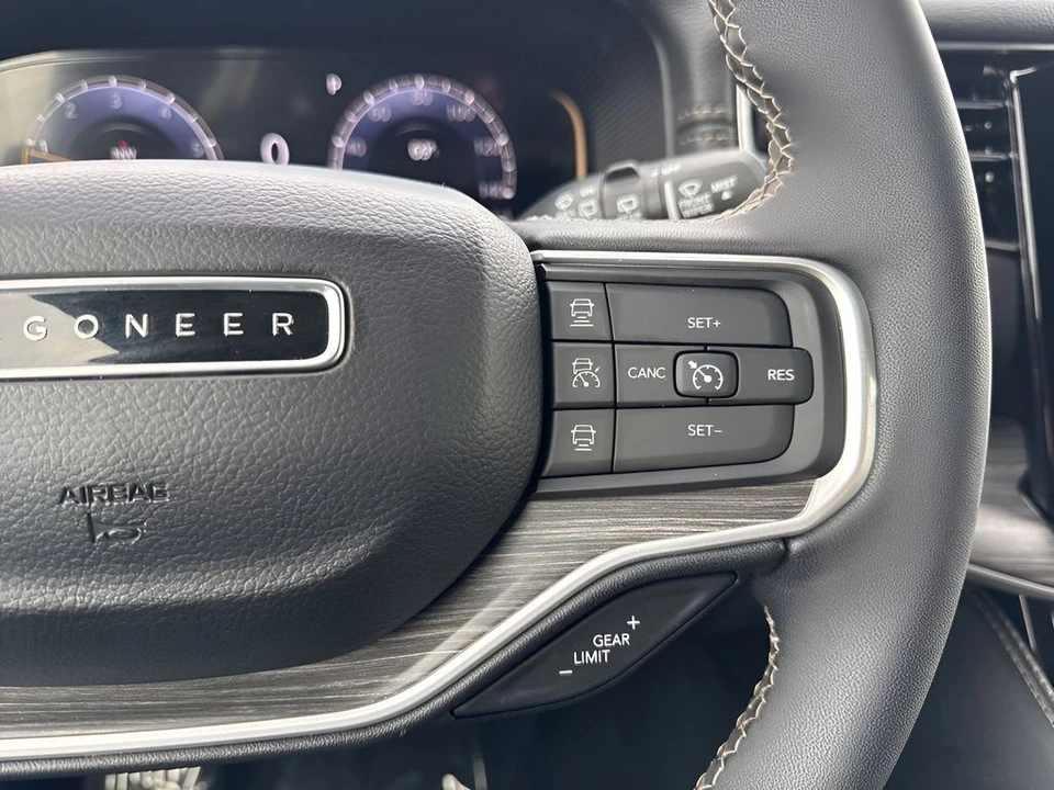 2024 Jeep WS Wagoneer - Image 17 of 31