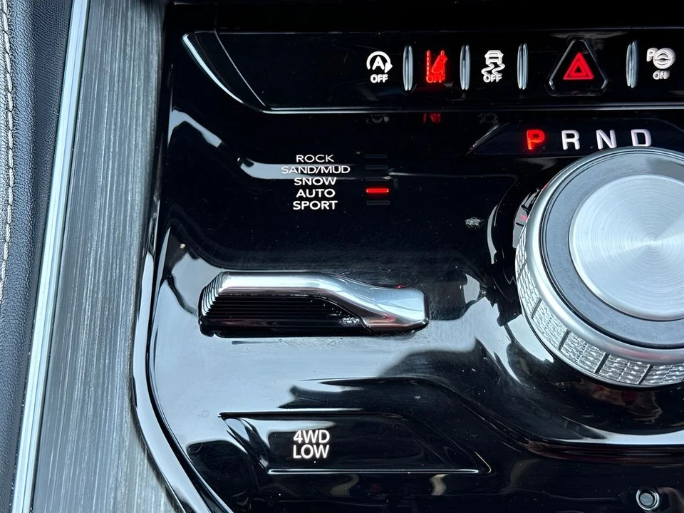 2024 Jeep WS Wagoneer - Image 24 of 31