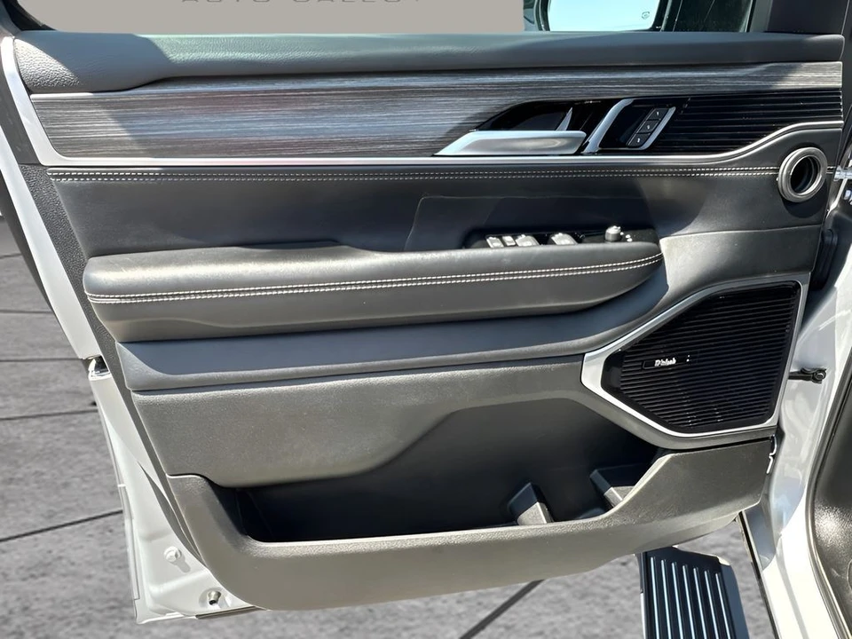2024 Jeep WS Wagoneer - Image 28 of 31