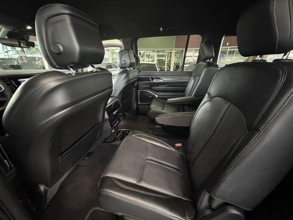 2024 Jeep WS Wagoneer - Image 30 of 31