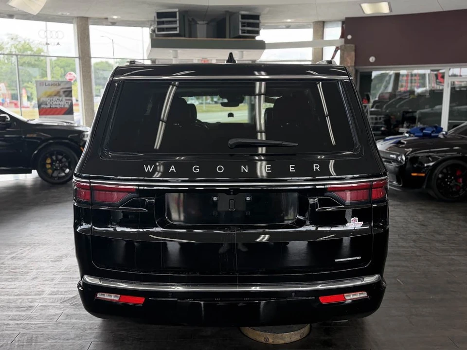 2024 Jeep WS Wagoneer - Image 9 of 31