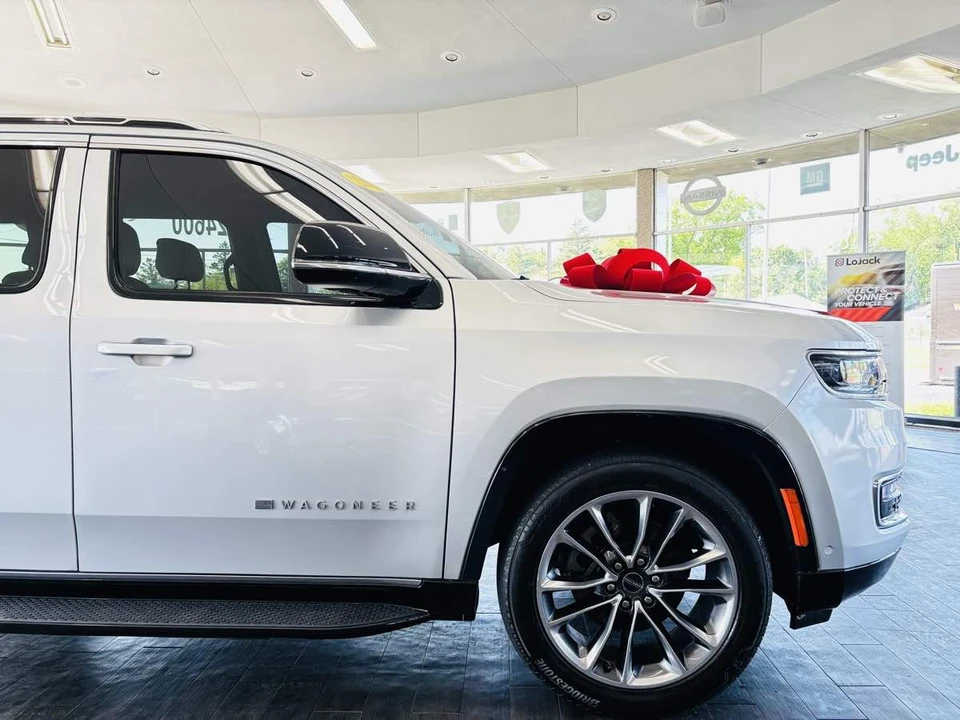 2024 Jeep - Image 2 of 31