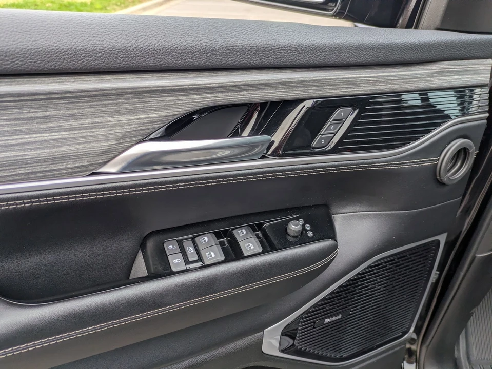 2024 Jeep WS Wagoneer - Image 16 of 21