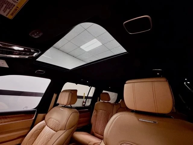2024 Jeep WS Wagoneer - Image 25 of 31