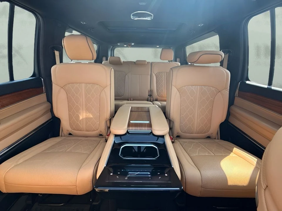 2024 Jeep WS Wagoneer - Image 12 of 31