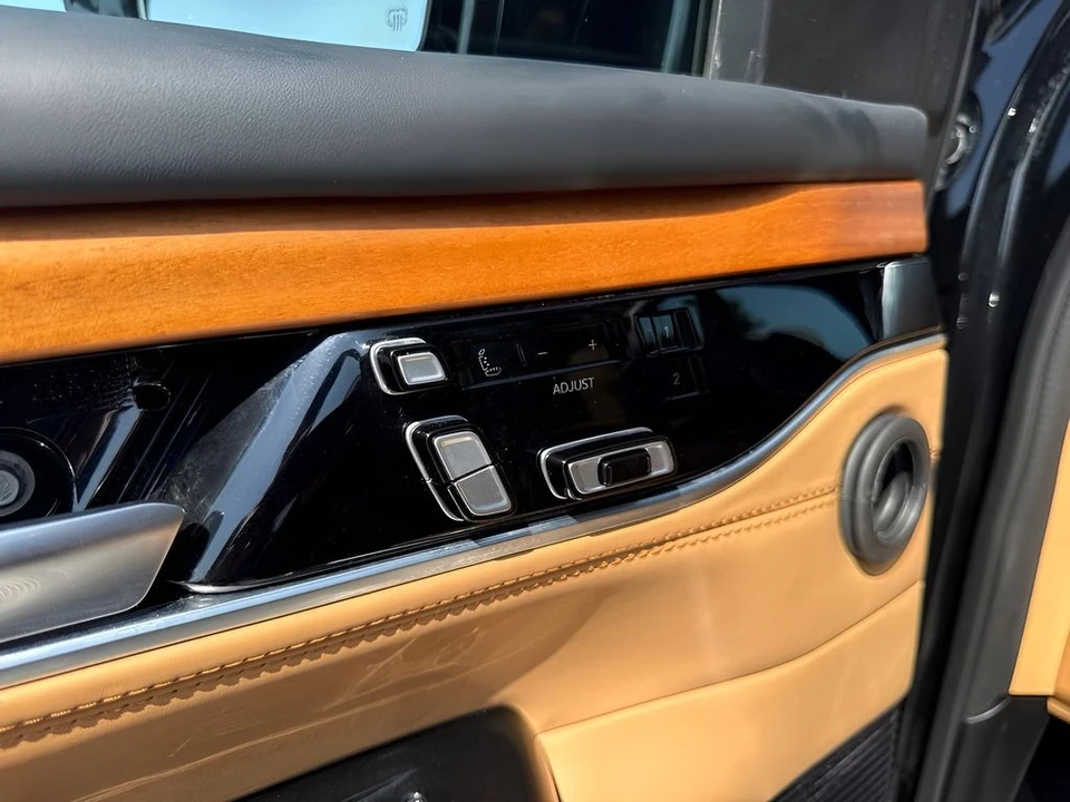 2024 Jeep WS Wagoneer - Image 10 of 31
