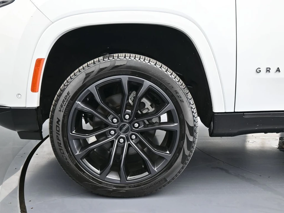 2024 Jeep WS Wagoneer - Image 11 of 12