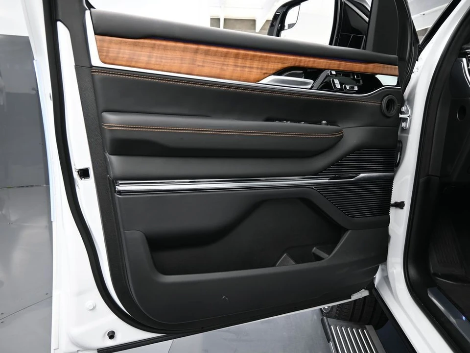 2024 Jeep WS Wagoneer - Image 12 of 12