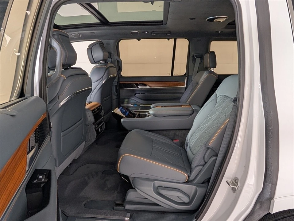 2024 Jeep WS Wagoneer - Image 8 of 12