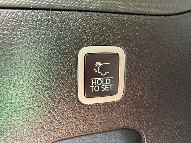 2024 Jeep WS Wagoneer - Image 25 of 31