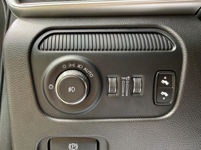 2024 Jeep WS Wagoneer - Image 17 of 31