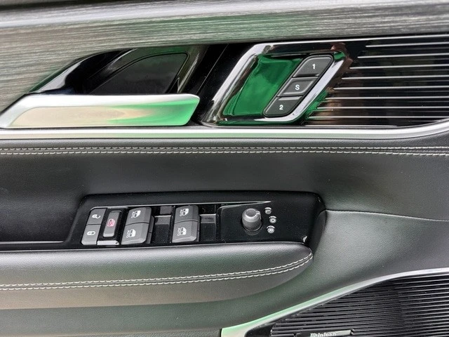 2024 Jeep WS Wagoneer - Image 14 of 31