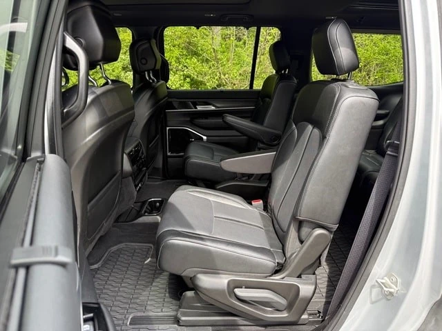 2024 Jeep WS Wagoneer - Image 18 of 31
