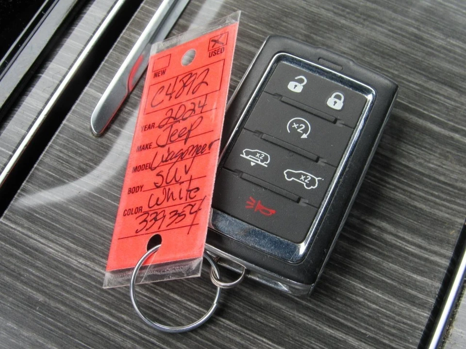 2024 Jeep WS Wagoneer - Image 14 of 31