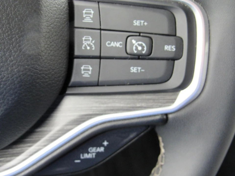 2024 Jeep WS Wagoneer - Image 24 of 31