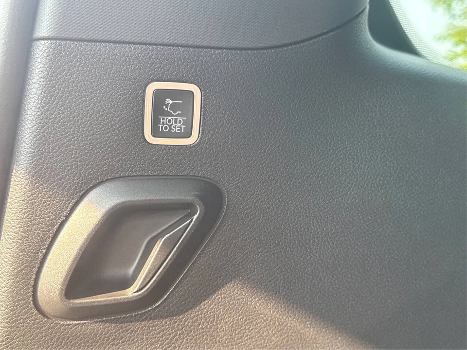 2024 Jeep WS Wagoneer - Image 14 of 21