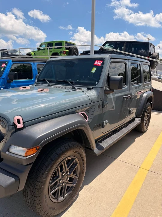 2024 Jeep JL Wrangler - Image 2 of 11