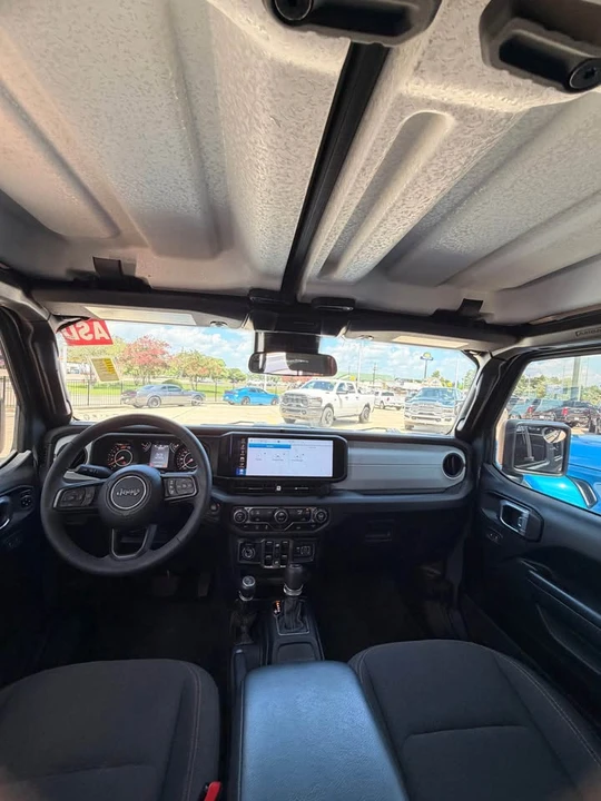 2024 Jeep JL Wrangler - Image 10 of 11