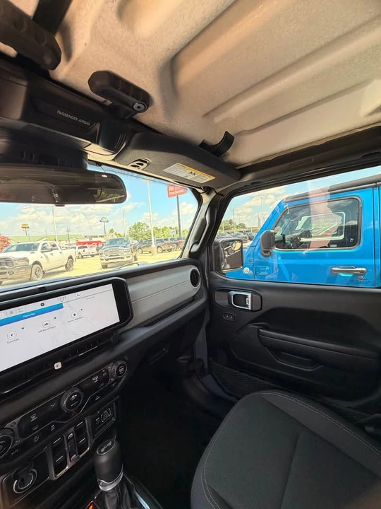 2024 Jeep JL Wrangler - Image 9 of 11