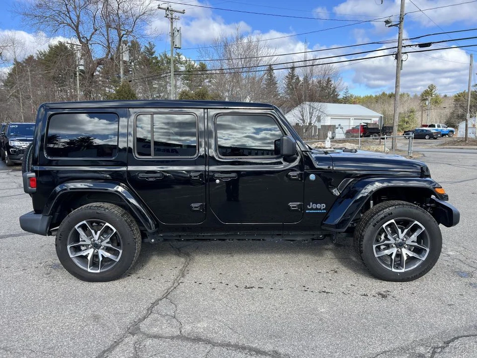 2024 Jeep JL Wrangler - Image 2 of 12