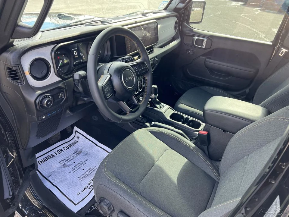 2024 Jeep JL Wrangler - Image 5 of 12