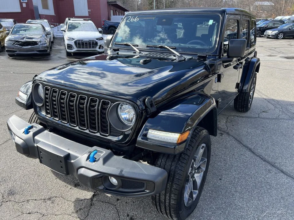 2024 Jeep JL Wrangler - Image 10 of 12