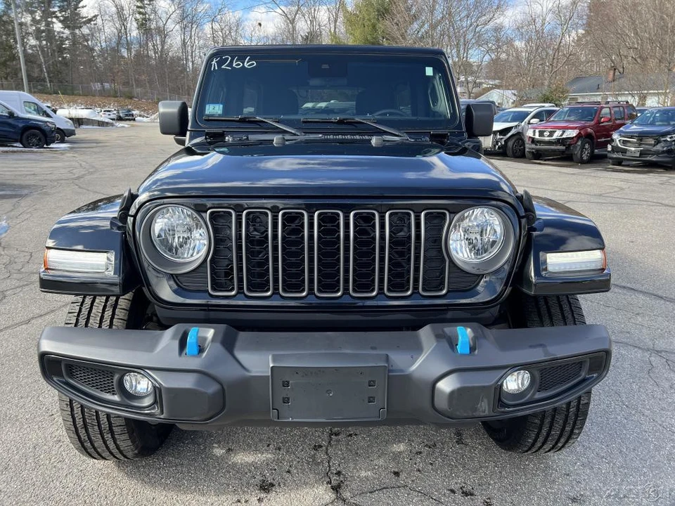 2024 Jeep JL Wrangler - Image 3 of 12