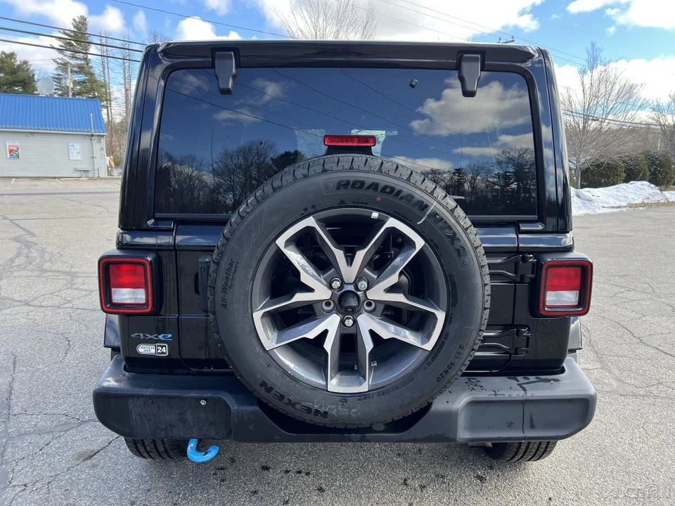 2024 Jeep JL Wrangler - Image 4 of 12
