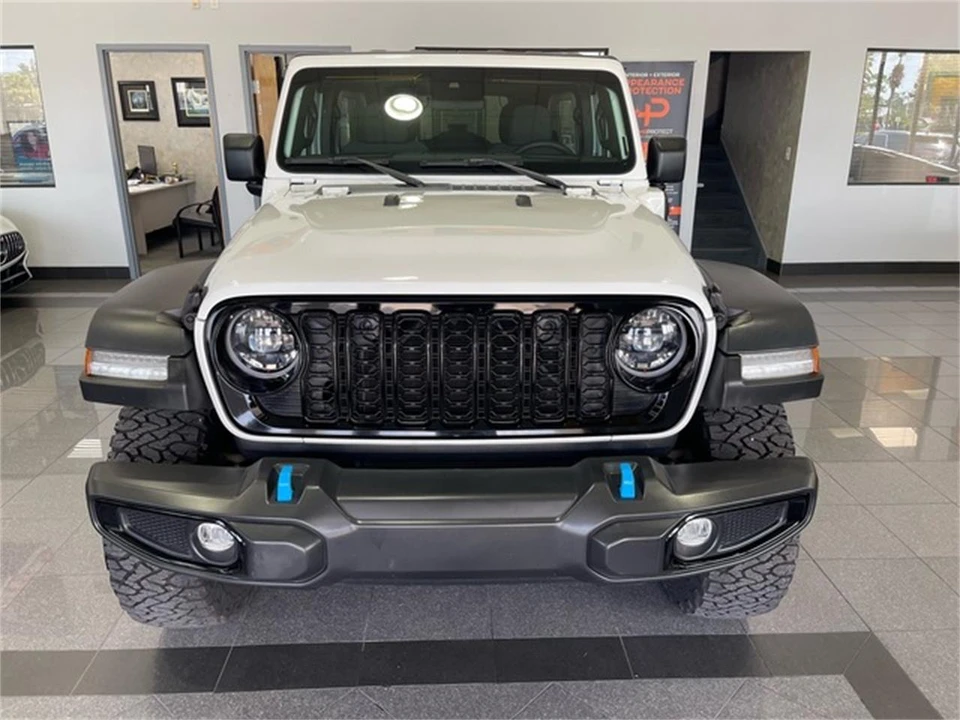 2024 Jeep JL Wrangler - Image 9 of 31