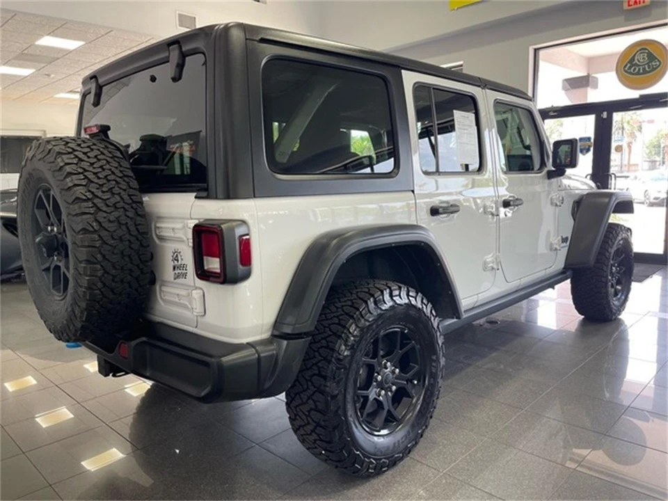 2024 Jeep JL Wrangler - Image 5 of 31