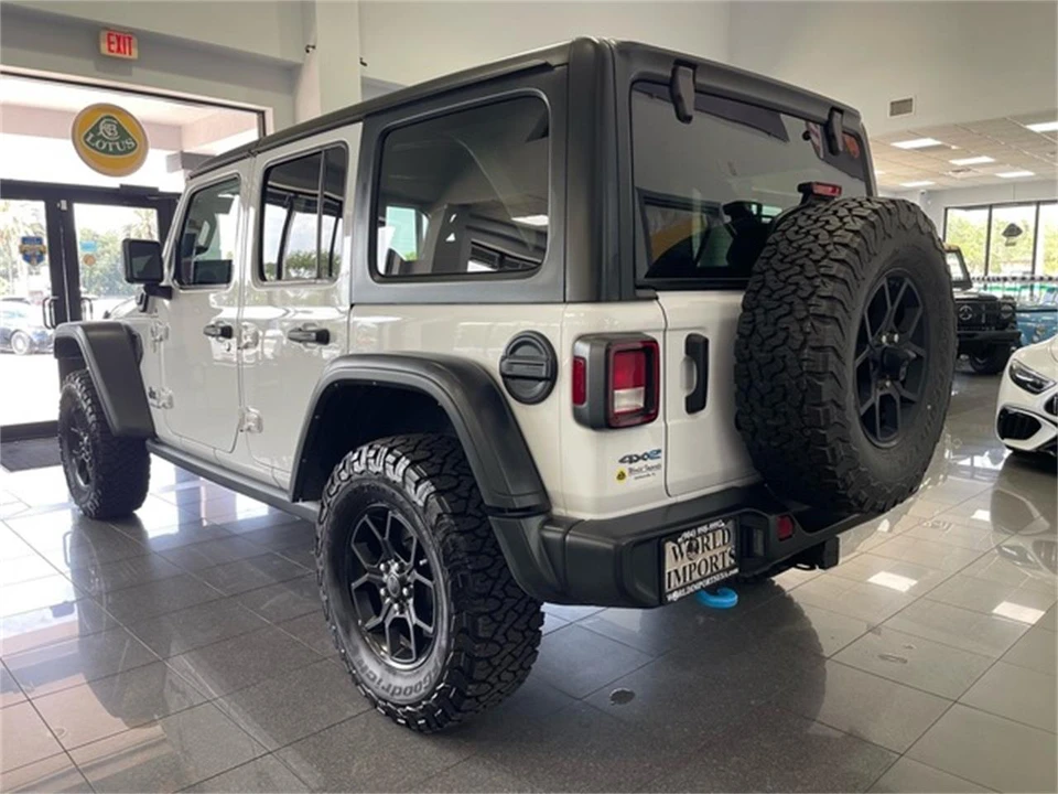 2024 Jeep JL Wrangler - Image 3 of 31