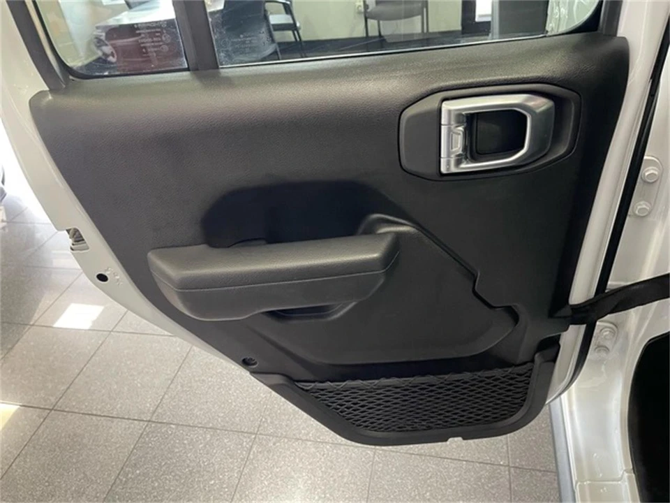 2024 Jeep JL Wrangler - Image 29 of 31