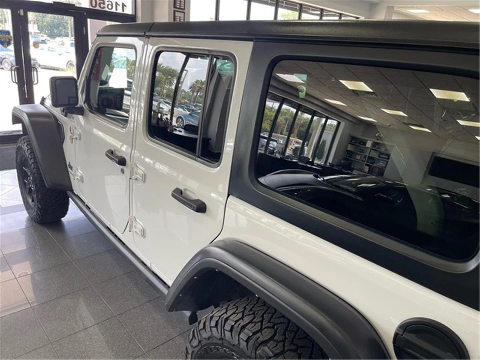 2024 Jeep JL Wrangler - Image 14 of 31