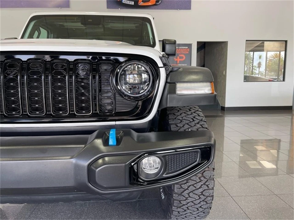 2024 Jeep JL Wrangler - Image 10 of 31