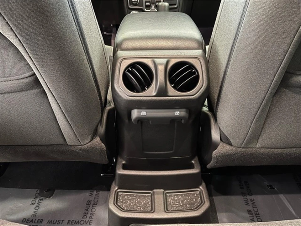 2024 Jeep JL Wrangler - Image 28 of 31