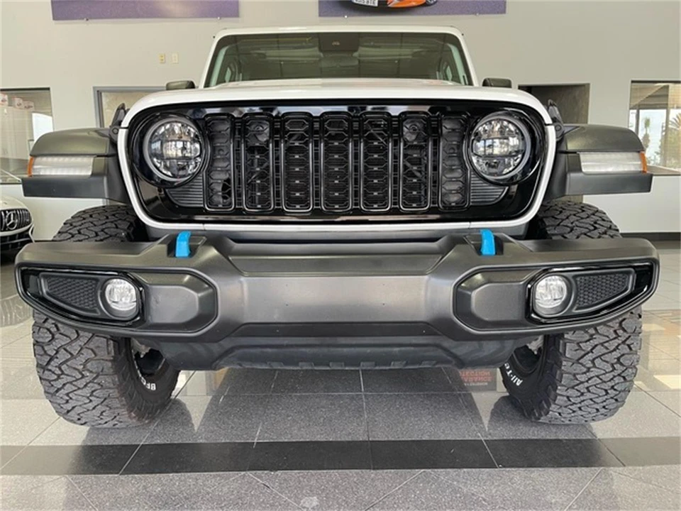 2024 Jeep JL Wrangler - Image 8 of 31
