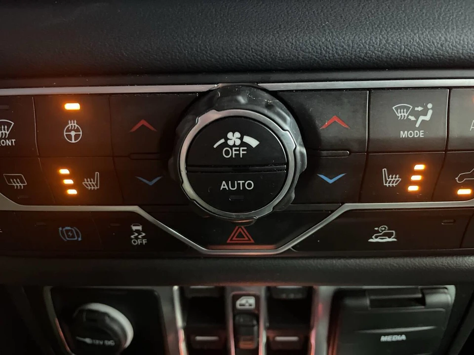 2024 Jeep JL Wrangler - Image 22 of 29