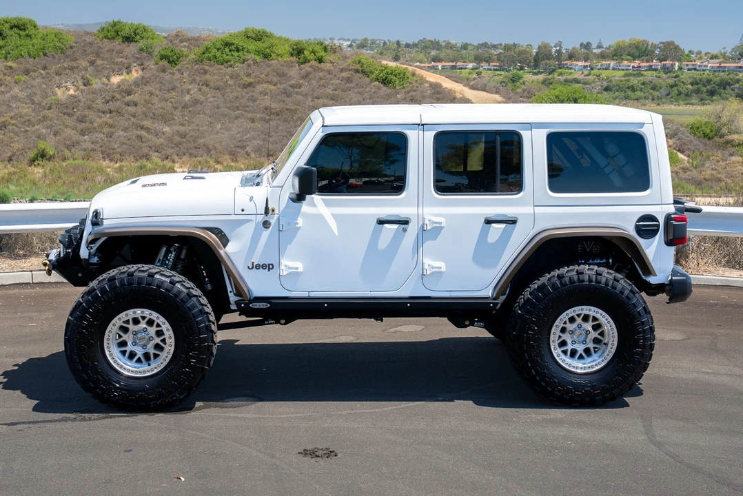 2024 Jeep JL Wrangler - Image 7 of 31